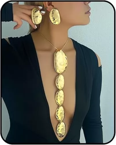 Chunky Statement Jewelry Set – Oversized Geometric Hammered Gold Earrings and Pendant, Trendy Fashion Accessory for Women, Party Outfit Highlight