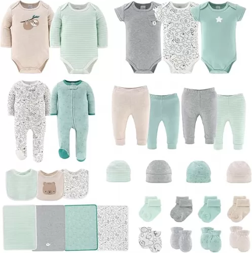 The Peanutshell Baby Layette Gift Set for Boys or Girls - Unisex Newborn to 9 Months Baby Clothes & Essentials - Wild Jungle